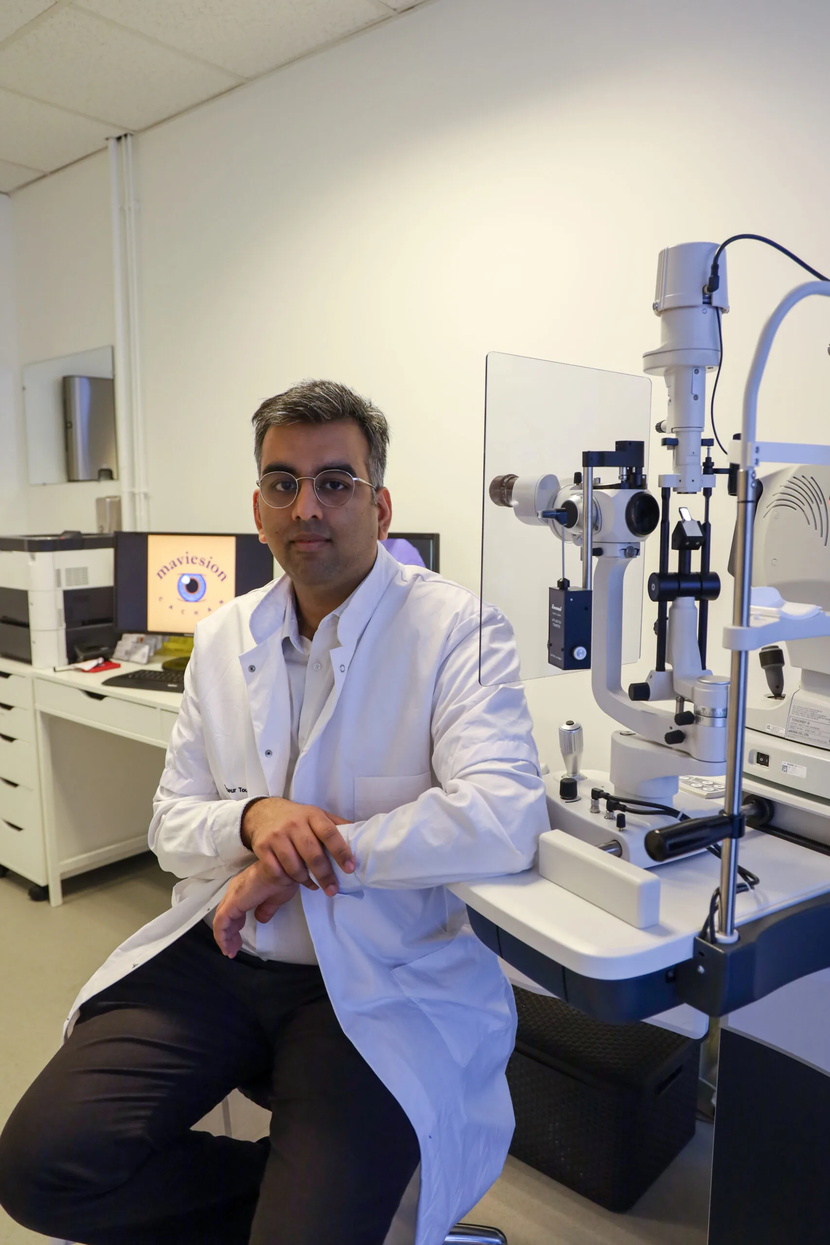 Dr Moïse Tourabaly - Chirurgien Ophtalmologue Paris