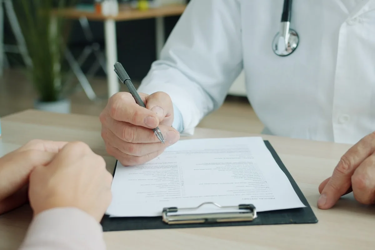 Consultation between the ophthalmologist and a patient