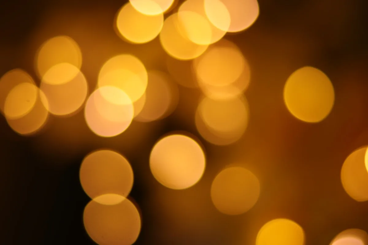 Shimmering lights evoking the visual aura of an ophthalmic migraine