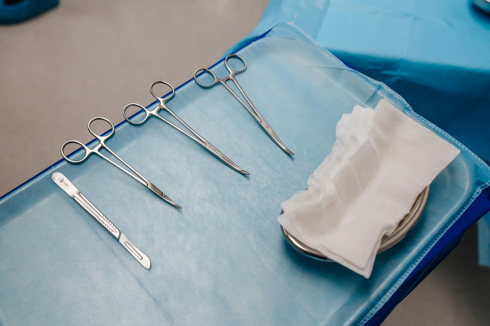 Instruments de microchirurgie oculaire
